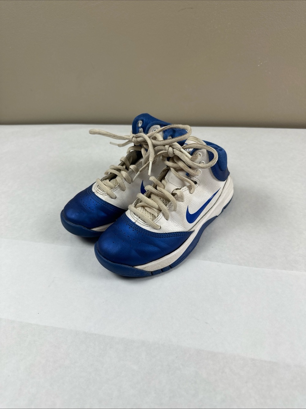 Nike Elite Kids Blue and White Basketball Shoes